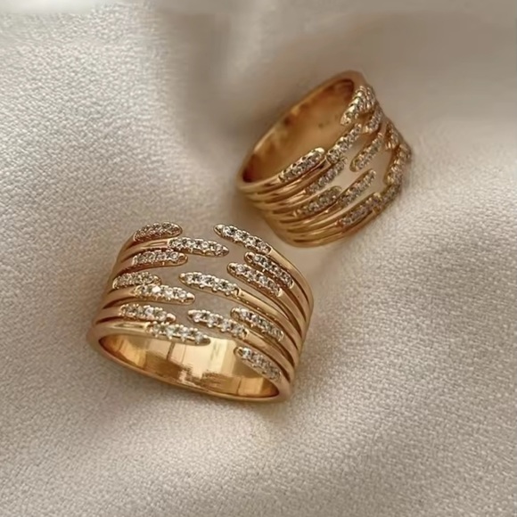 Anthropologie Spiral Gold Crystal Ring - Picture 1 of 14